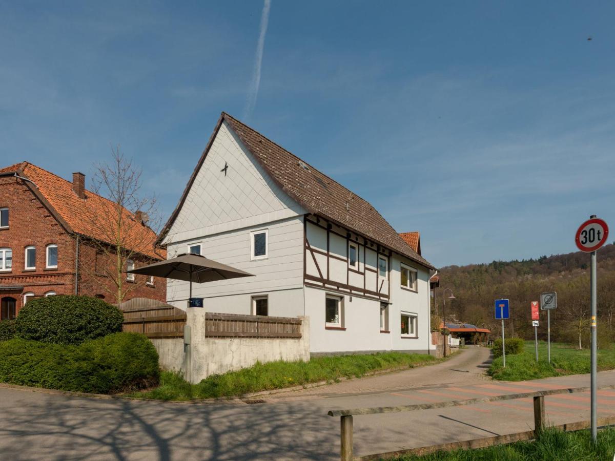 Modern Holiday Home Near River In Amelgatzen Emmerthal 객실 사진