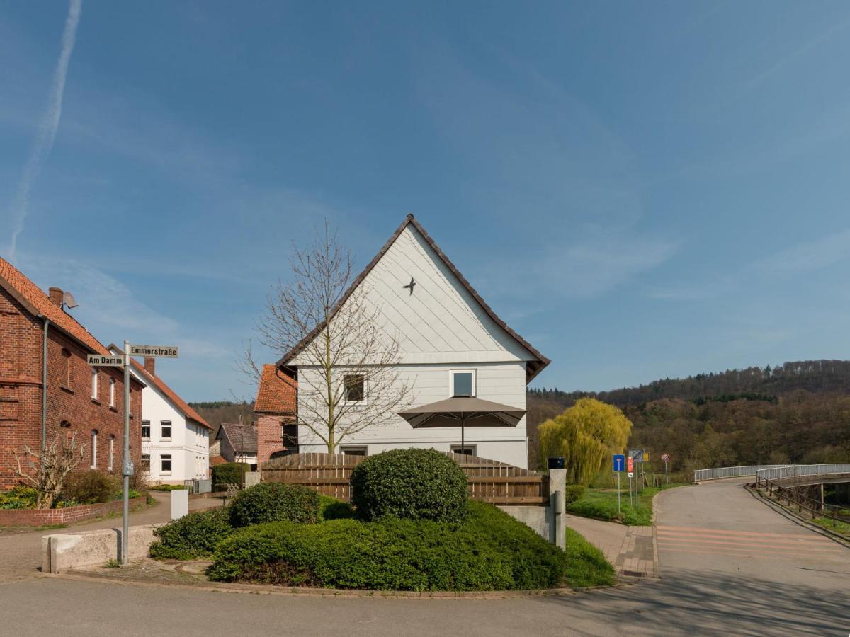 Modern Holiday Home Near River In Amelgatzen Emmerthal 객실 사진