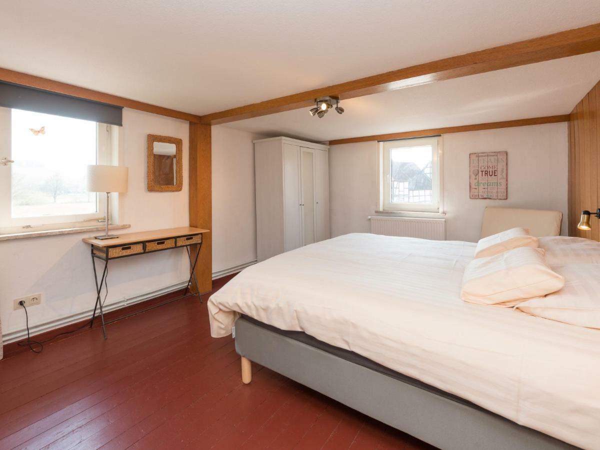 Modern Holiday Home Near River In Amelgatzen Emmerthal 외부 사진
